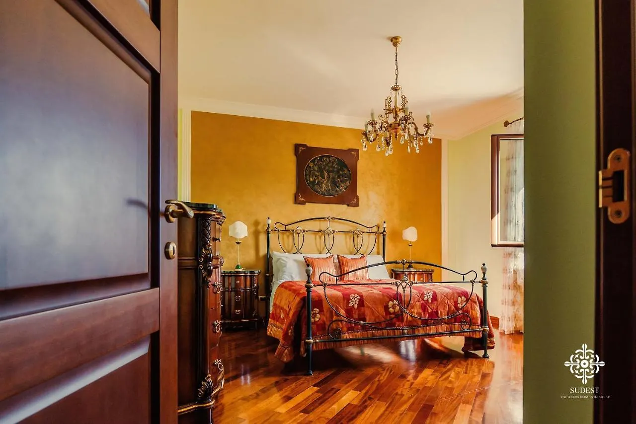 Villa Clara Country Retreat Solarino 0*,  İtalya