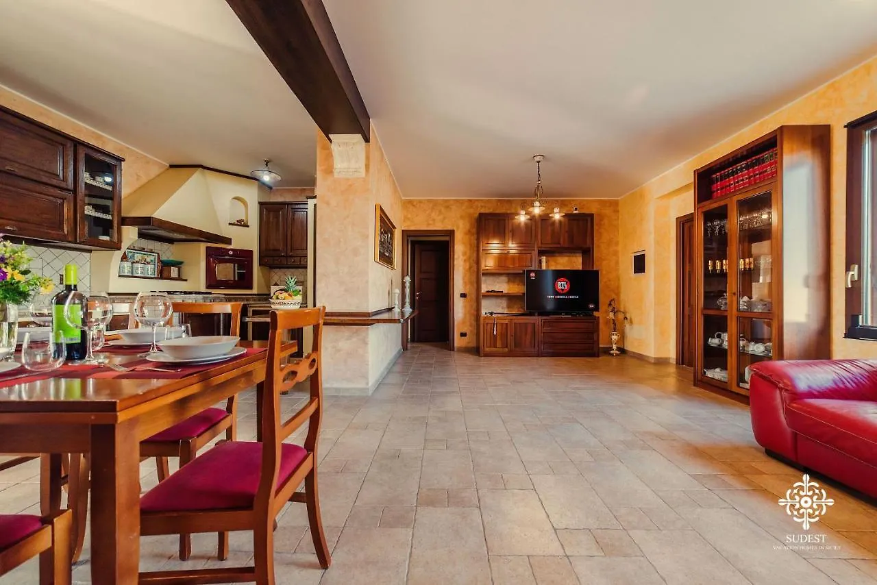 Villa Clara Country Retreat Solarino 0*,  İtalya